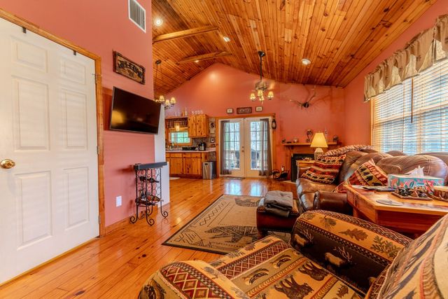 33 Hamlet Circle, Murphy, NC 28906