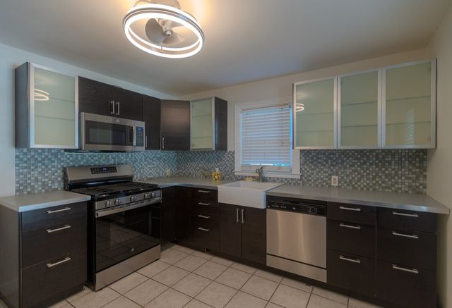 73 Clematis St, Providence, RI 02908