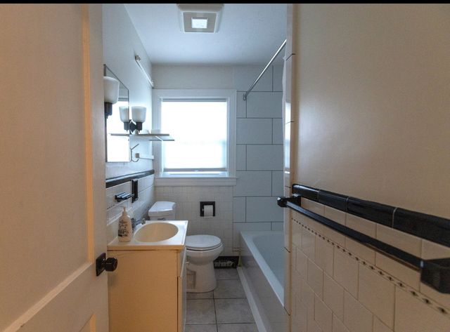 73 Clematis St, Providence, RI 02908