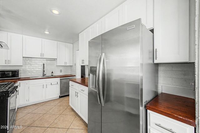 410 W PARKWAY Boulevard, Tempe, AZ 85281
