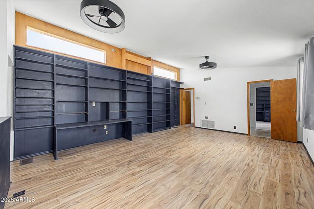 410 W PARKWAY Boulevard, Tempe, AZ 85281