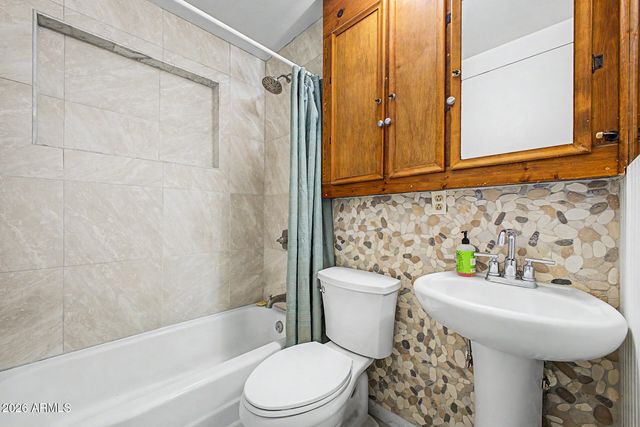 410 W PARKWAY Boulevard, Tempe, AZ 85281