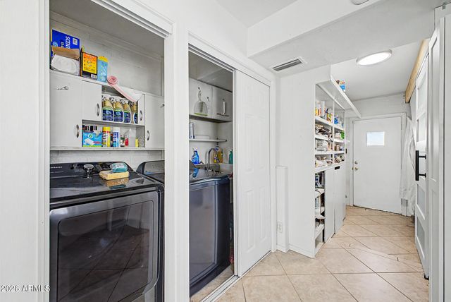 410 W PARKWAY Boulevard, Tempe, AZ 85281