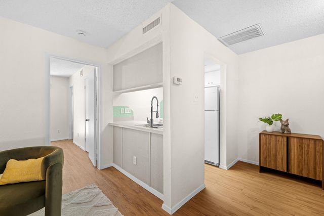 9079 Jollyville RD 103, Austin, TX 78759