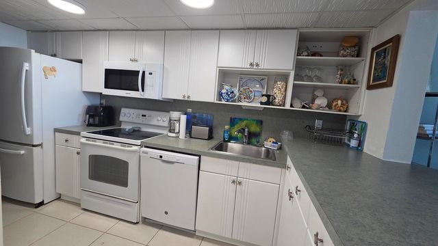 104350 Overseas Hwy Apt A406 Slip 25, Key Largo, FL 33037