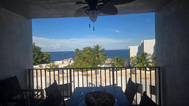 104350 Overseas Hwy Apt A406 Slip 25, Key Largo, FL 33037