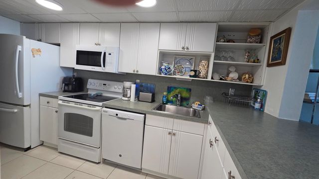 104350 Overseas Hwy Apt A406 Slip 25, Key Largo, FL 33037