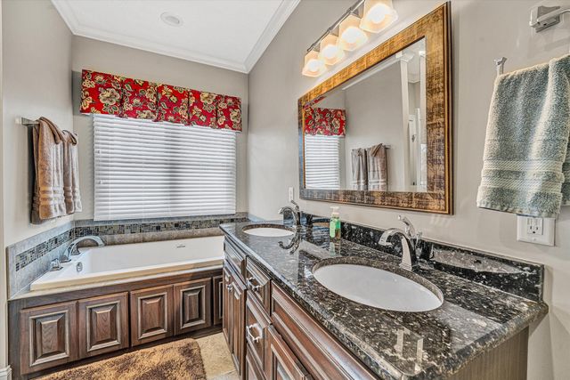 80 Pinewood DR, Penhook, VA 24137