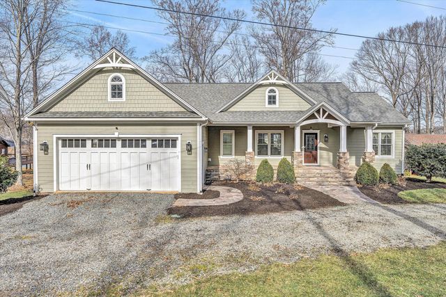 80 Pinewood DR, Penhook, VA 24137