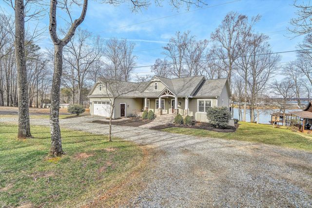 80 Pinewood DR, Penhook, VA 24137