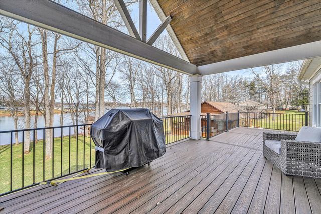 80 Pinewood DR, Penhook, VA 24137