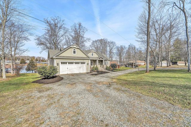 80 Pinewood DR, Penhook, VA 24137