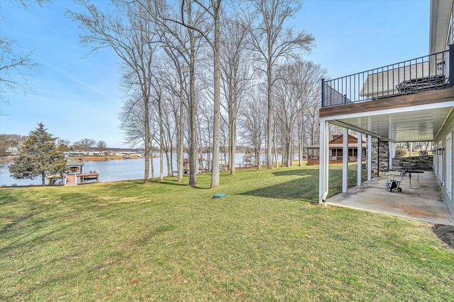 80 Pinewood DR, Penhook, VA 24137