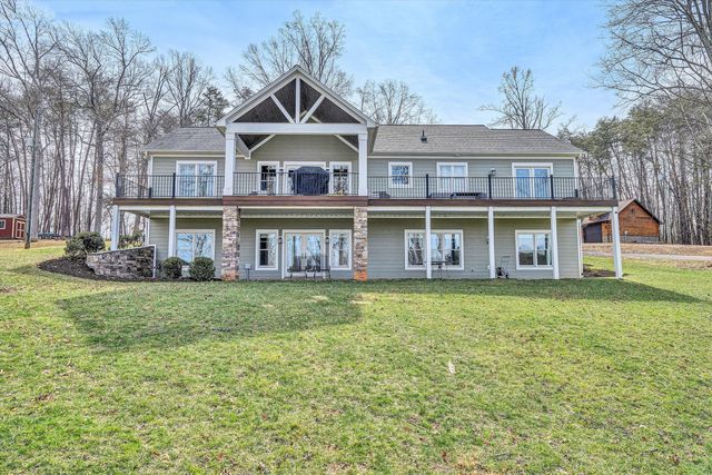80 Pinewood DR, Penhook, VA 24137