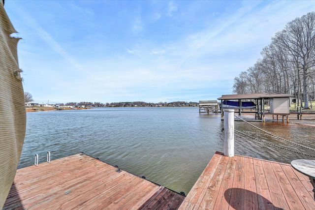 80 Pinewood DR, Penhook, VA 24137