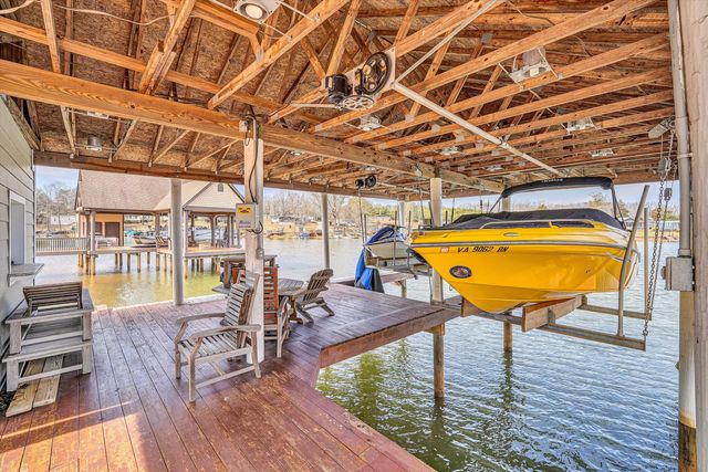 80 Pinewood DR, Penhook, VA 24137