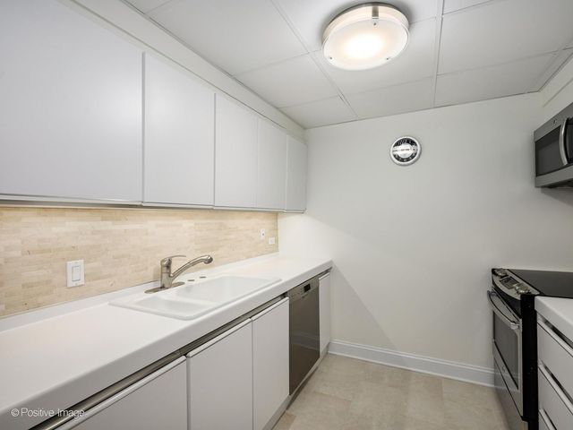 161 E Chicago Avenue 26G, Chicago, IL 60611