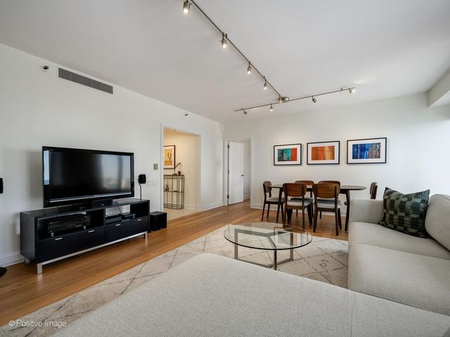 161 E Chicago Avenue 26G, Chicago, IL 60611