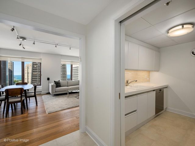 161 E Chicago Avenue 26G, Chicago, IL 60611