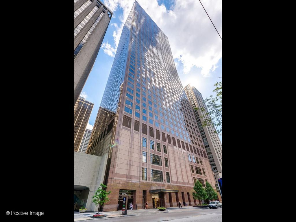 161 E Chicago Avenue 26G, Chicago, IL 60611