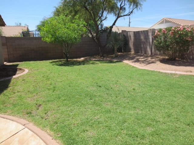 2016 E Bluefield Avenue, Phoenix, AZ 85022