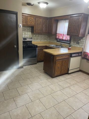 7843 NATCHEZ Avenue, Burbank, IL 60459