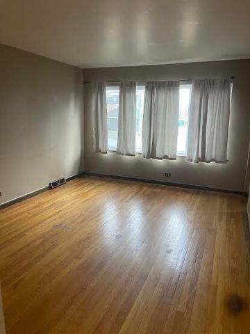 7843 NATCHEZ Avenue, Burbank, IL 60459