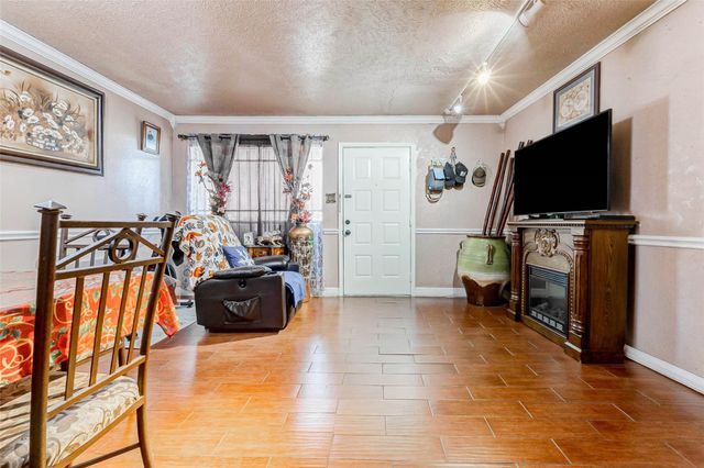 7313 Gulf Freeway 1011, Houston, TX 77017