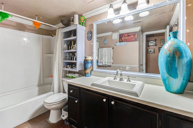 7313 Gulf Freeway 1011, Houston, TX 77017