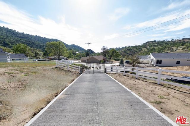 28701 Delaware Drive, Tehachapi, CA 93561