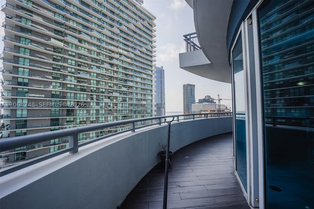 60 SW 13th St 3424, Miami, FL 33130