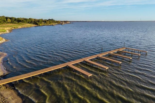 1582 Shoreline Drive, Mabank, TX 75143