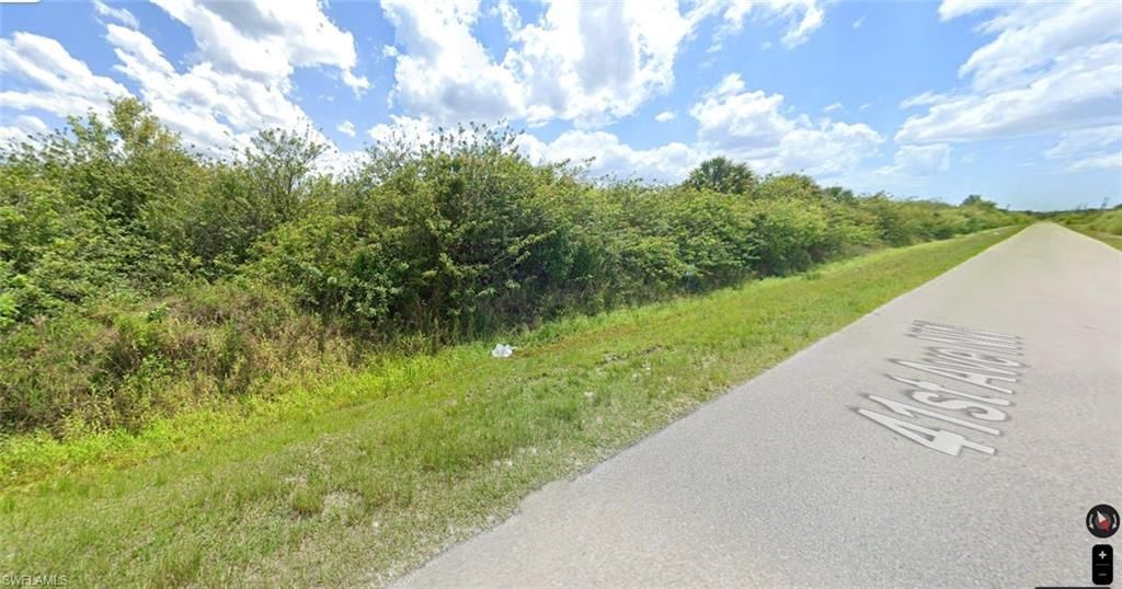 372 41st AVE NW, Naples, FL 34120