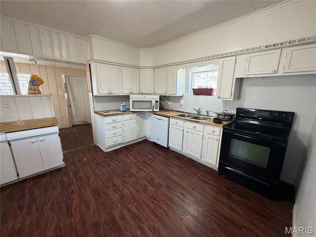 545 Davis Street, St Louis, MO 63111