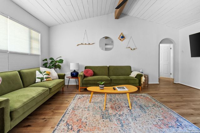 618 Sumner Dr, San Antonio, TX 78209