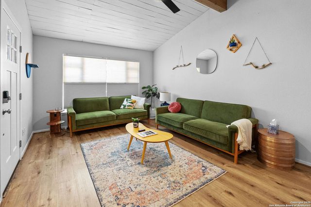 618 Sumner Dr, San Antonio, TX 78209