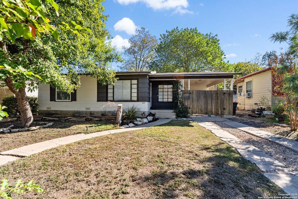 618 Sumner Dr, San Antonio, TX 78209