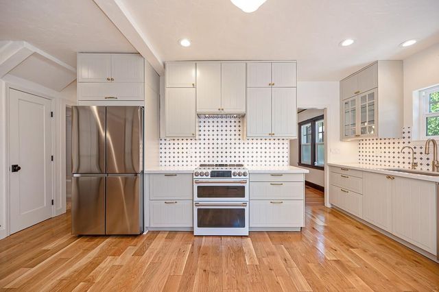 964 Vallejo Way, Sacramento, CA 95818