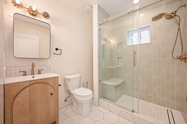 964 Vallejo Way, Sacramento, CA 95818