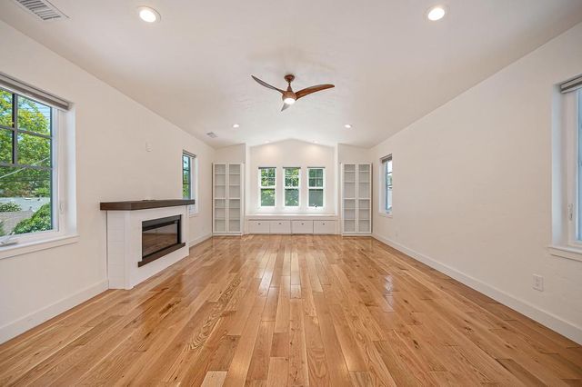 964 Vallejo Way, Sacramento, CA 95818