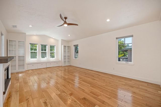 964 Vallejo Way, Sacramento, CA 95818