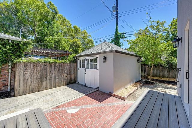 964 Vallejo Way, Sacramento, CA 95818