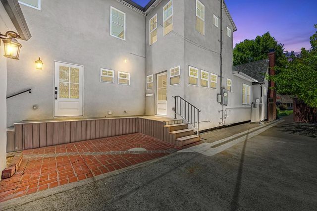 964 Vallejo Way, Sacramento, CA 95818