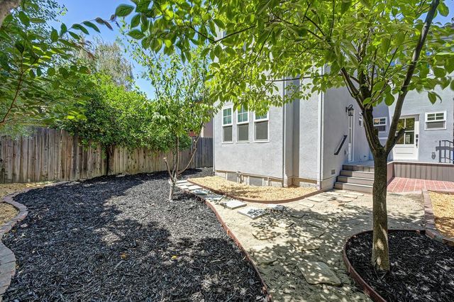 964 Vallejo Way, Sacramento, CA 95818