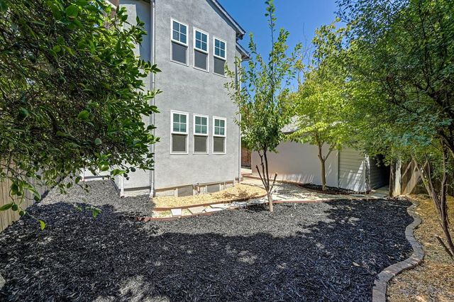 964 Vallejo Way, Sacramento, CA 95818