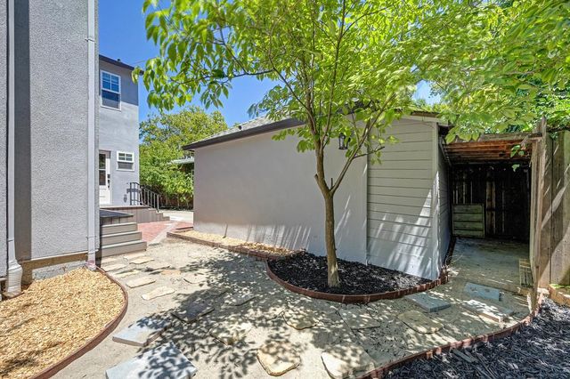 964 Vallejo Way, Sacramento, CA 95818