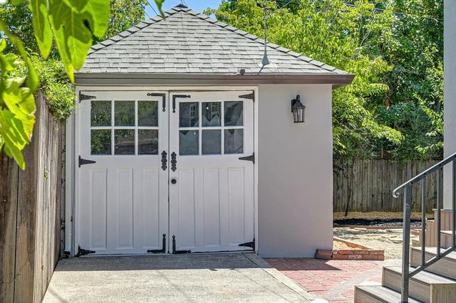 964 Vallejo Way, Sacramento, CA 95818