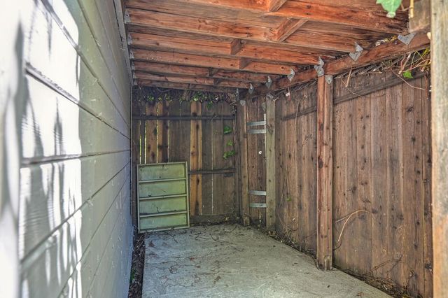 964 Vallejo Way, Sacramento, CA 95818