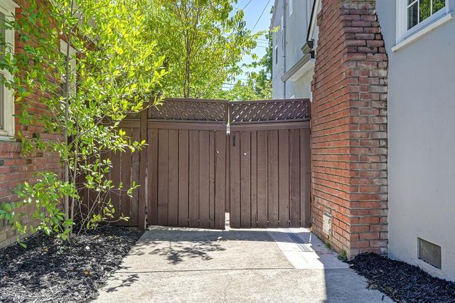 964 Vallejo Way, Sacramento, CA 95818