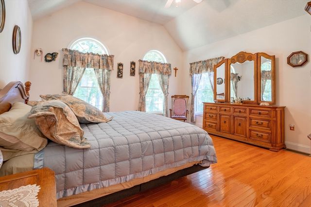 38 Holly Ln 38, Dracut, MA 01826